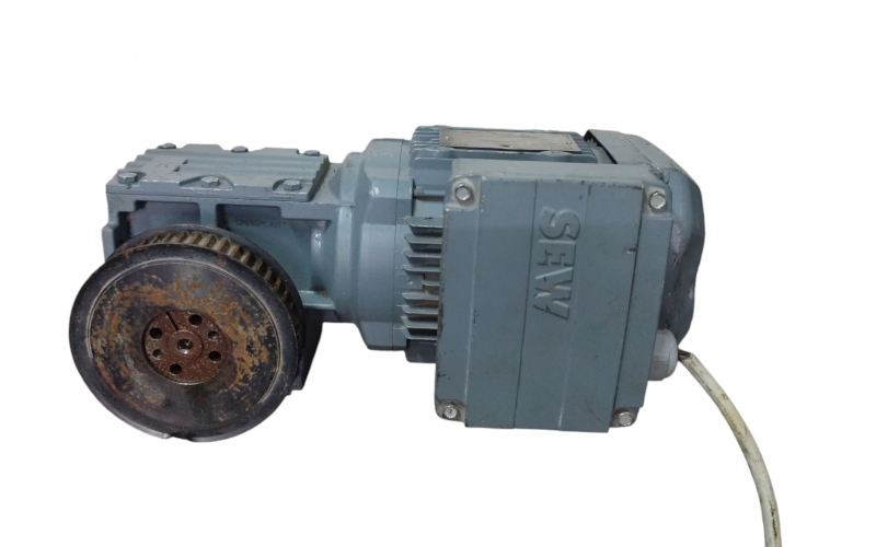 0,55 KW 138 D/DK HELİSEL KONİK SEW REDÜKTÖR (M)